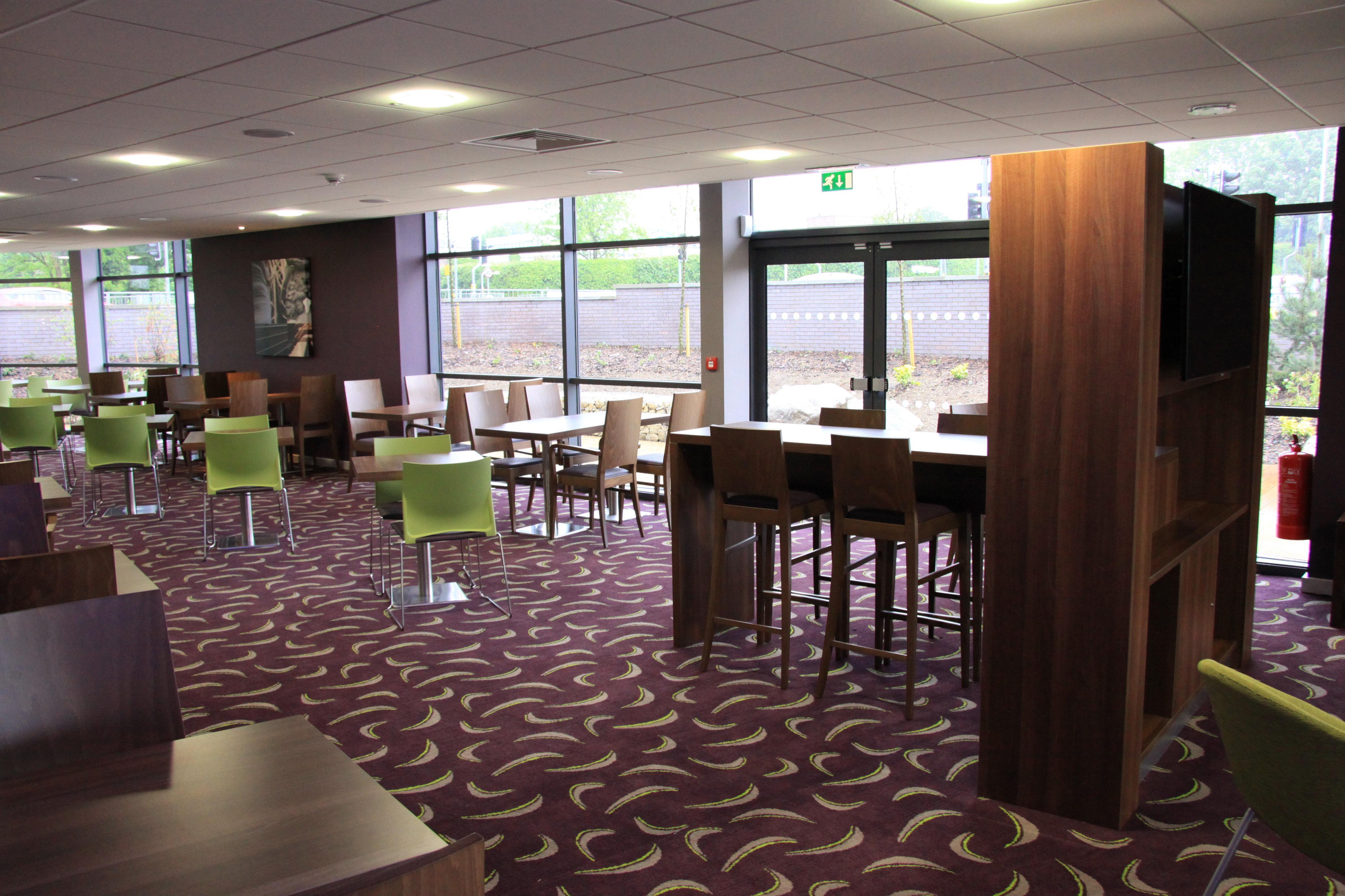 Holiday Inn Express Dunstable, An Ihg Hotel Exterior photo