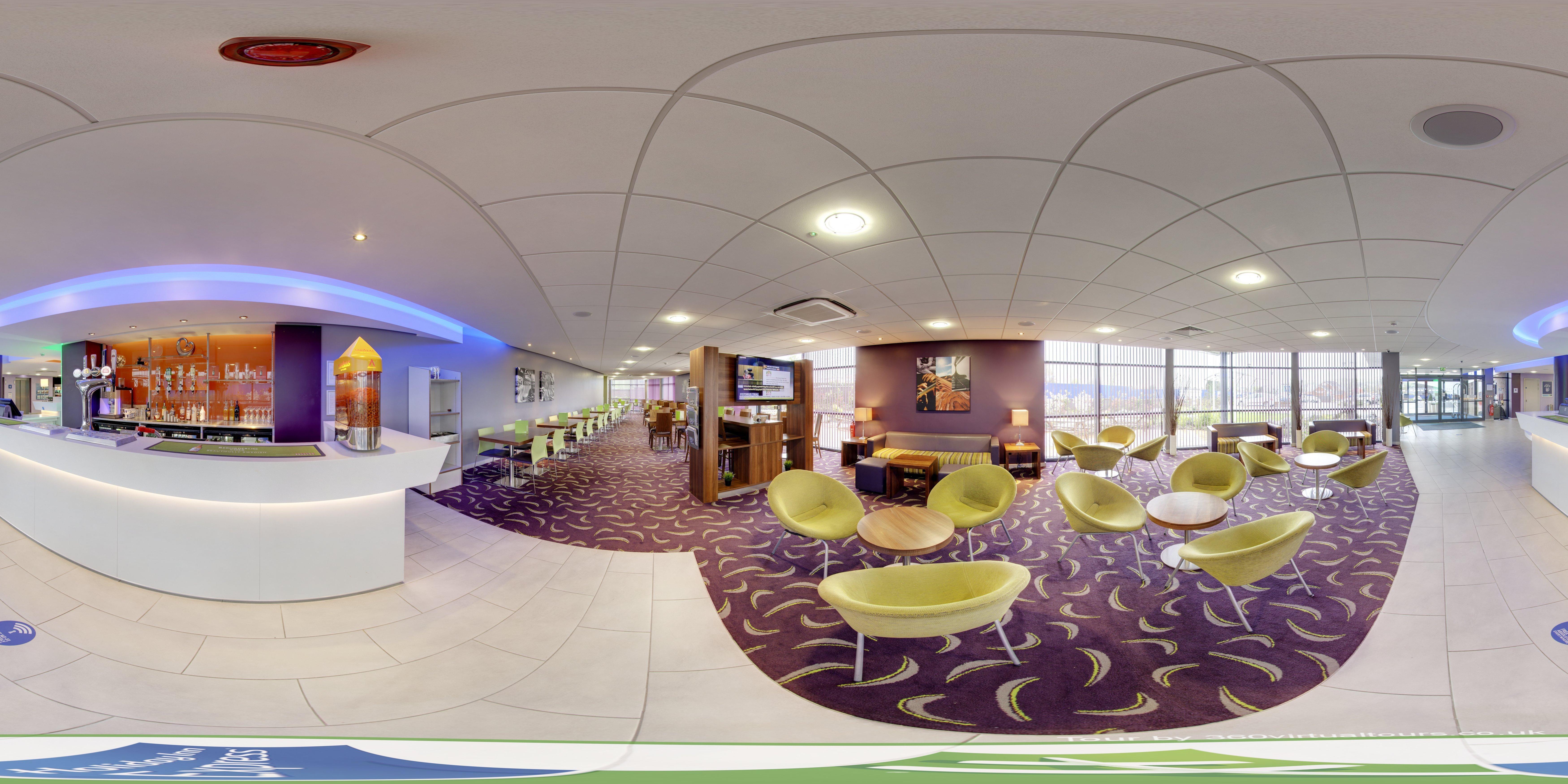 Holiday Inn Express Dunstable, An Ihg Hotel Exterior photo