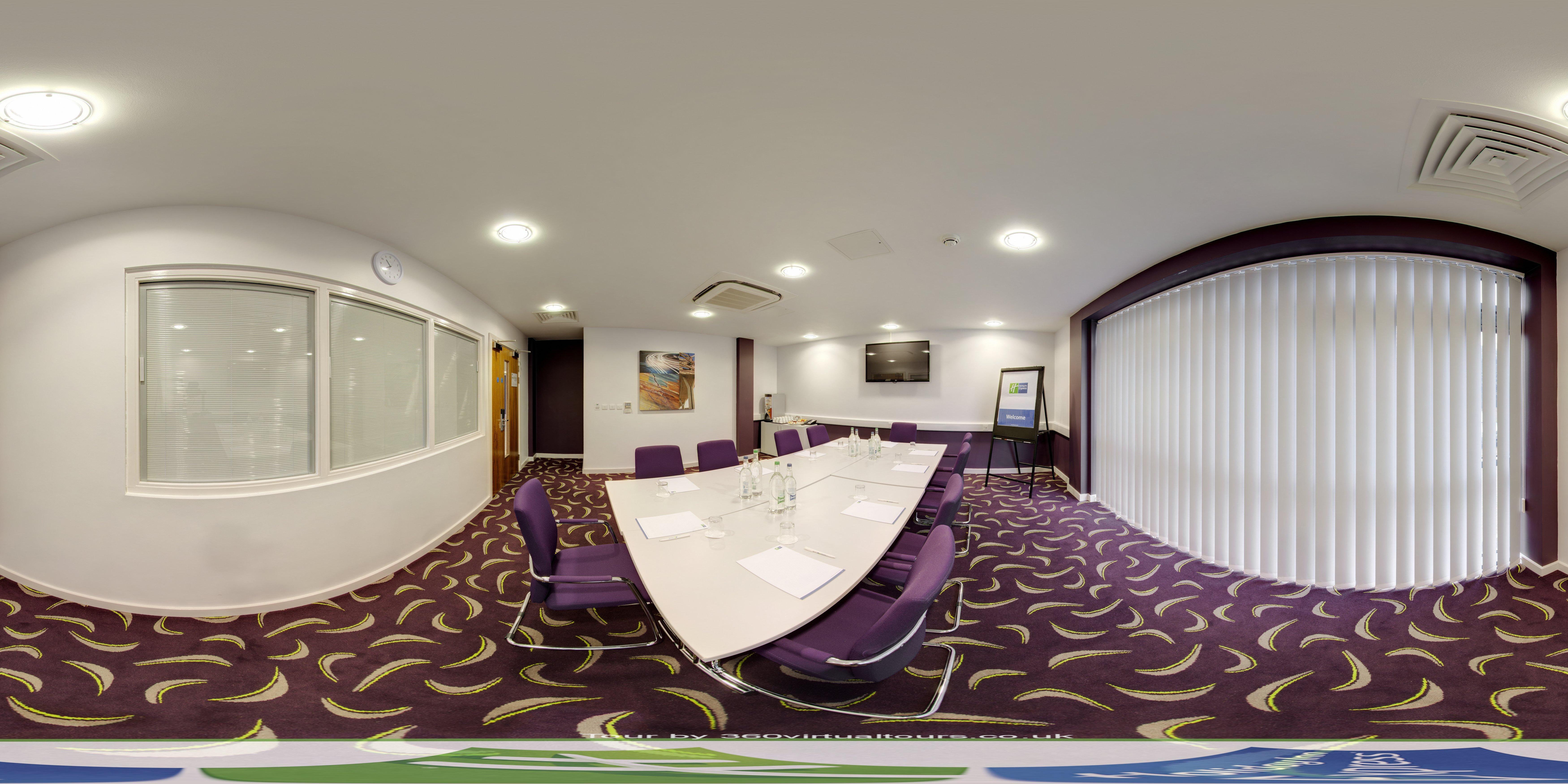Holiday Inn Express Dunstable, An Ihg Hotel Exterior photo