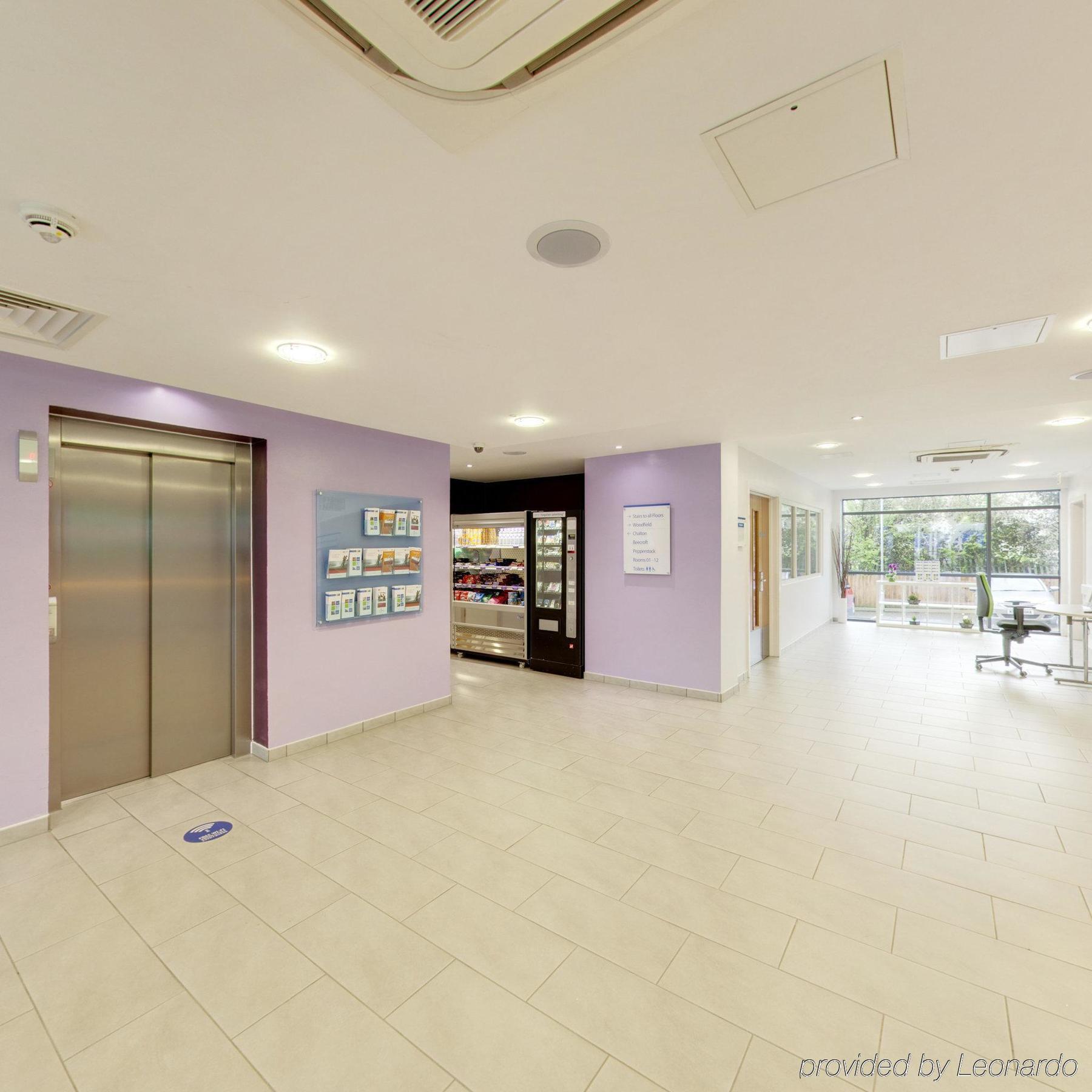 Holiday Inn Express Dunstable, An Ihg Hotel Exterior photo